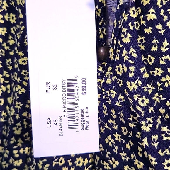 BB Dakota Steve Madden Top Blouse XS Floral Smocked Sleeve Tie Neckline NWT - Picture 4 of 6